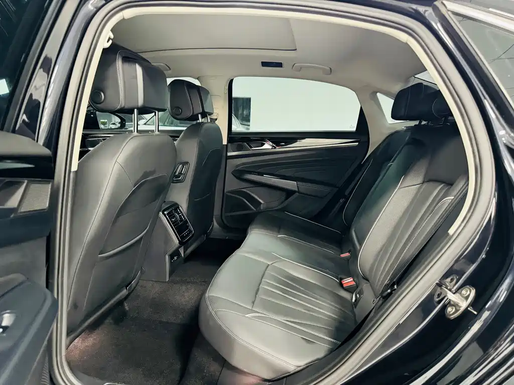 Volkswagen Passat — фото 5