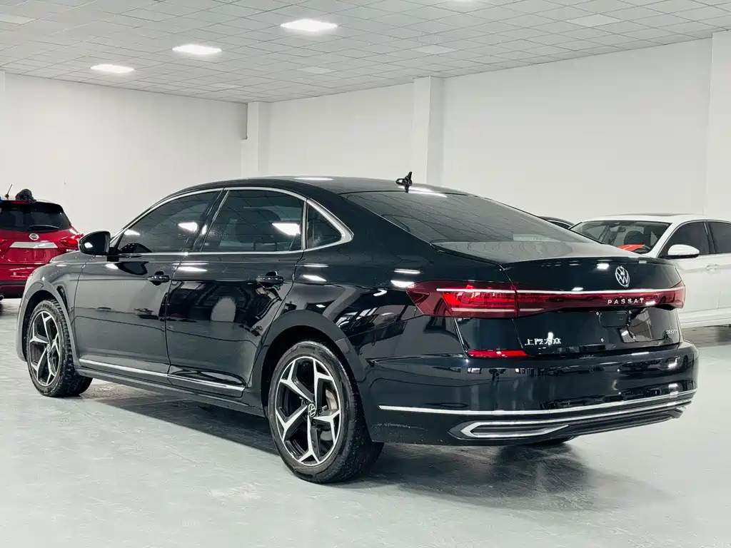 Volkswagen Passat — фото 7