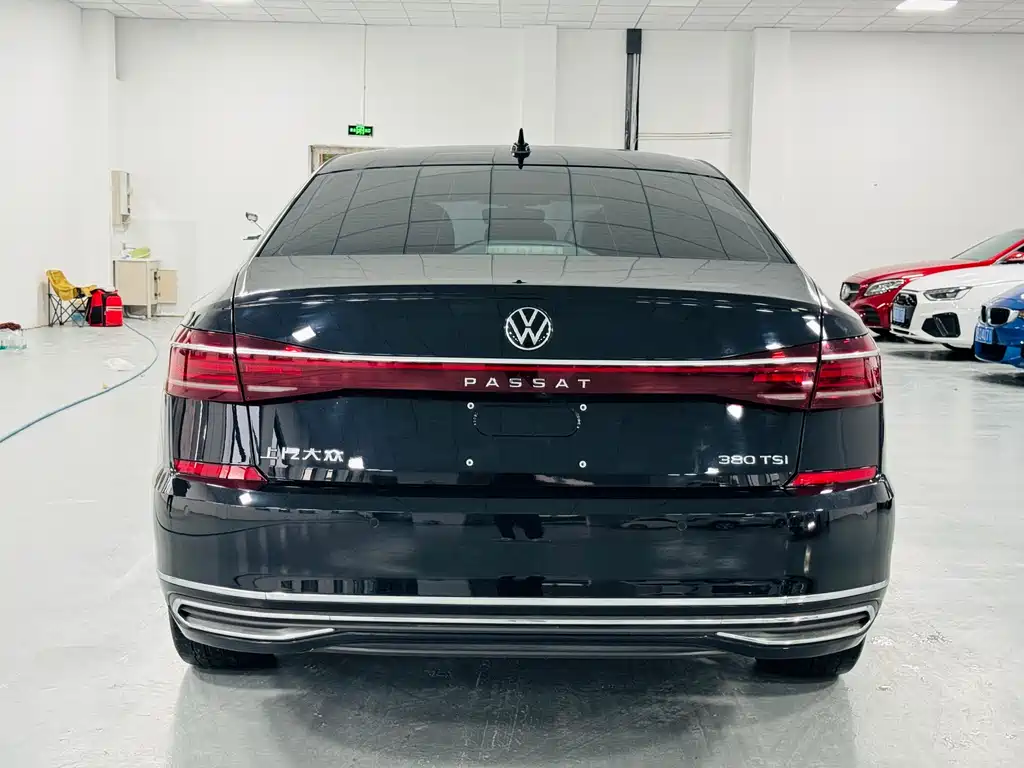 Volkswagen Passat — фото 8