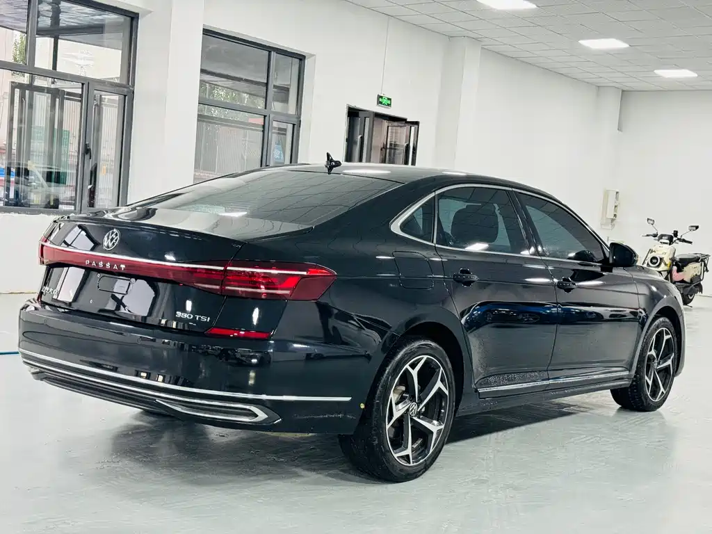 Volkswagen Passat — фото 9