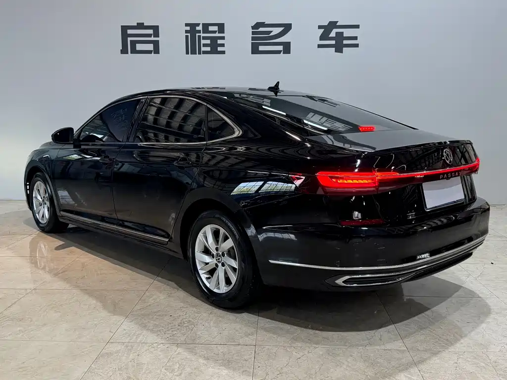 Volkswagen Passat — фото 6