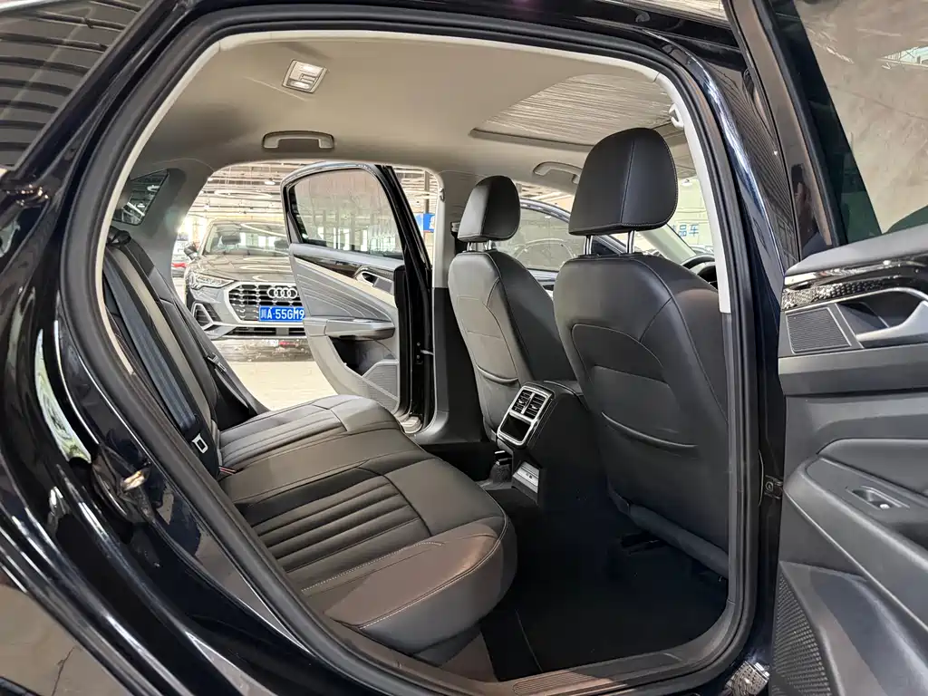 Volkswagen Passat — фото 10
