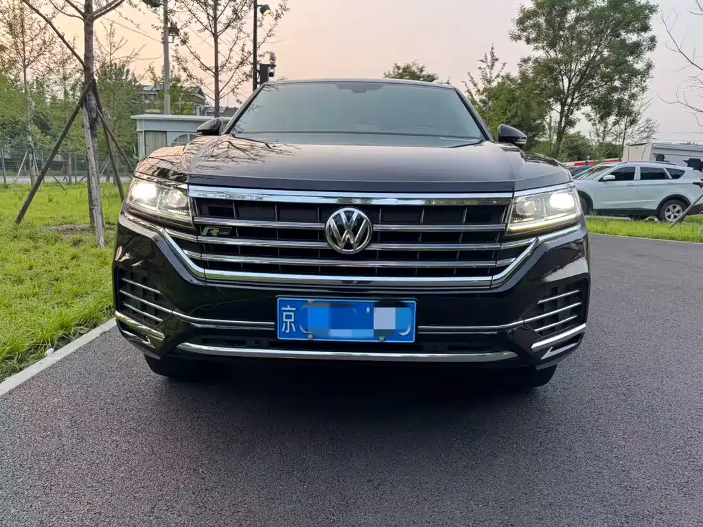 Volkswagen Touareg — фото 2