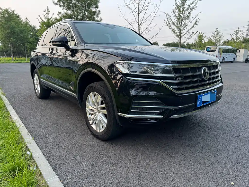 Volkswagen Touareg — фото 3
