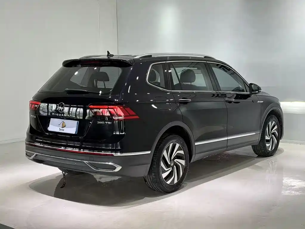 Volkswagen Tiguan L — фото 4