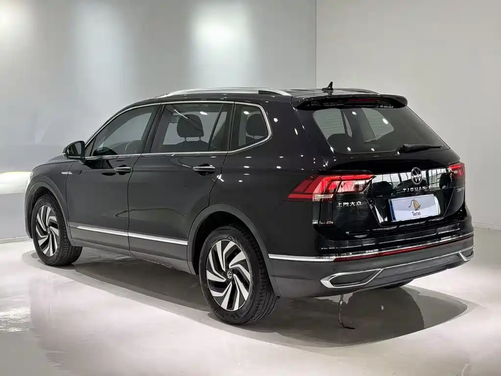 Volkswagen Tiguan L — фото 6