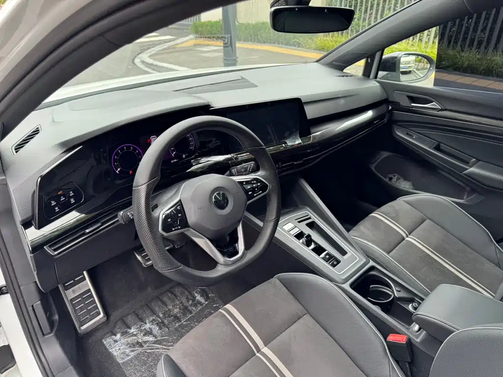 Volkswagen Golf — фото 10