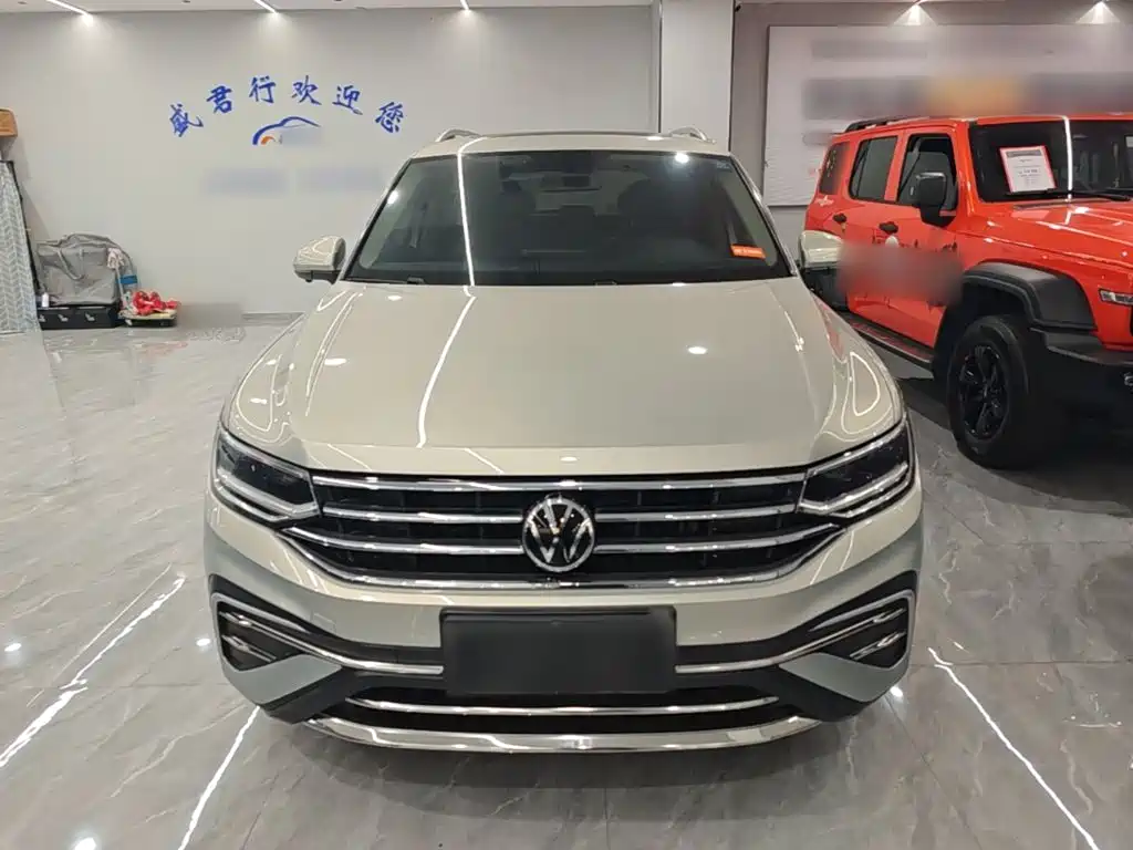 Volkswagen Tiguan L — фото 3