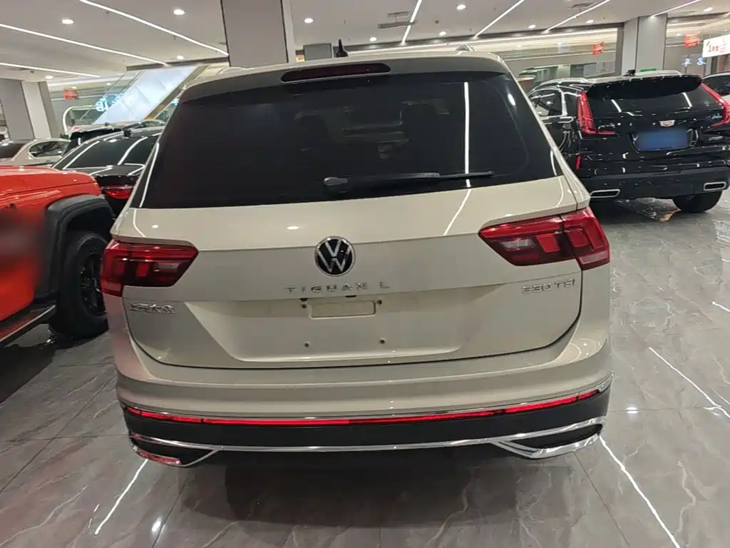 Volkswagen Tiguan L — фото 6