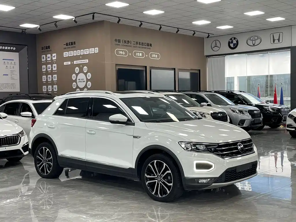 Volkswagen T-Roc — фото 3