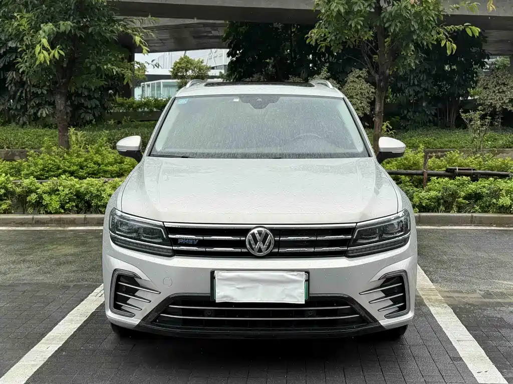 Volkswagen Tiguan L PHEV — фото 2