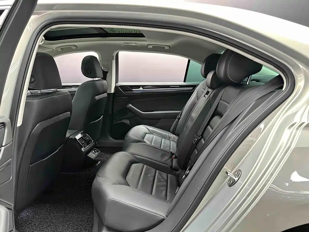 Volkswagen Phideon — фото 5