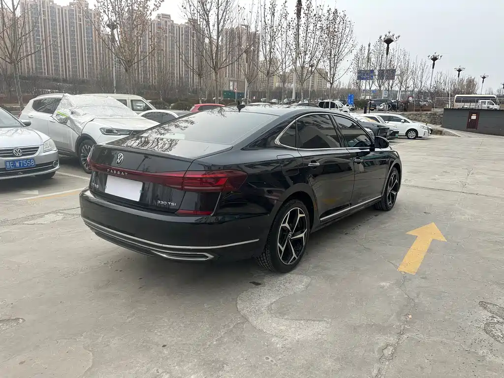 Volkswagen Passat — фото 7