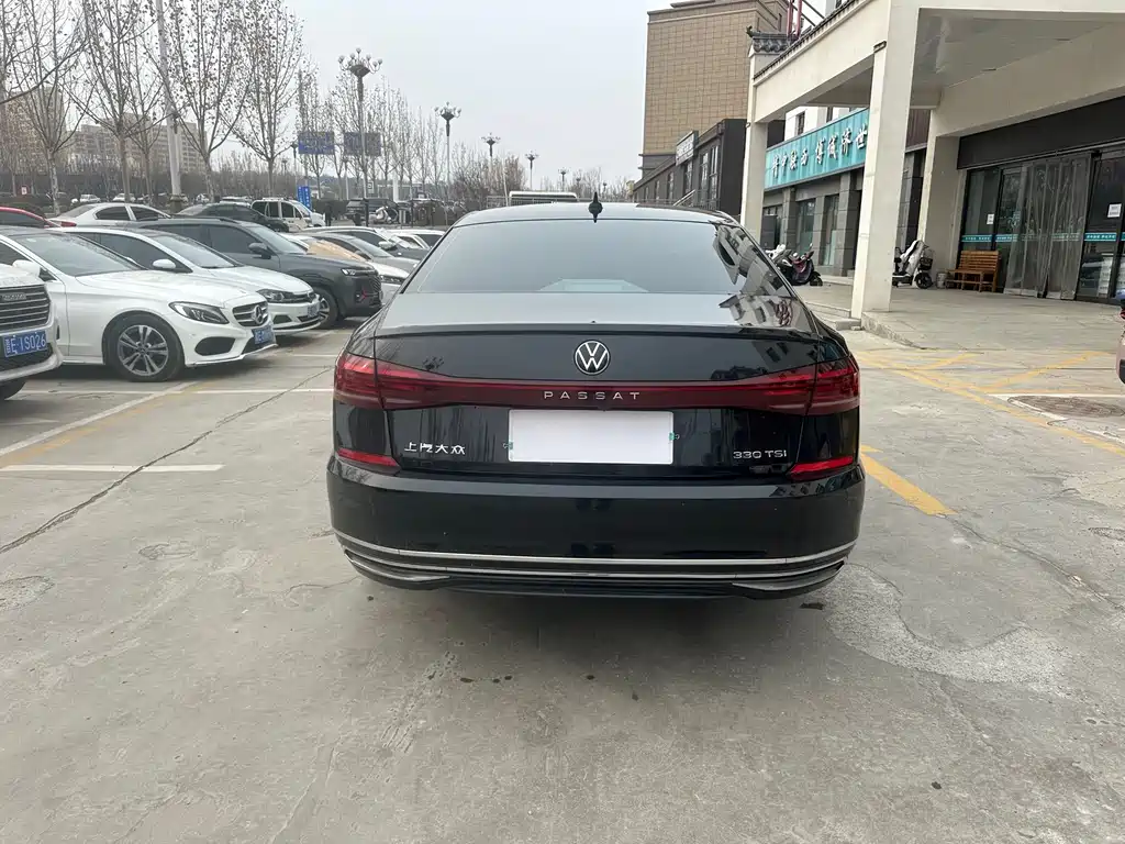 Volkswagen Passat — фото 8