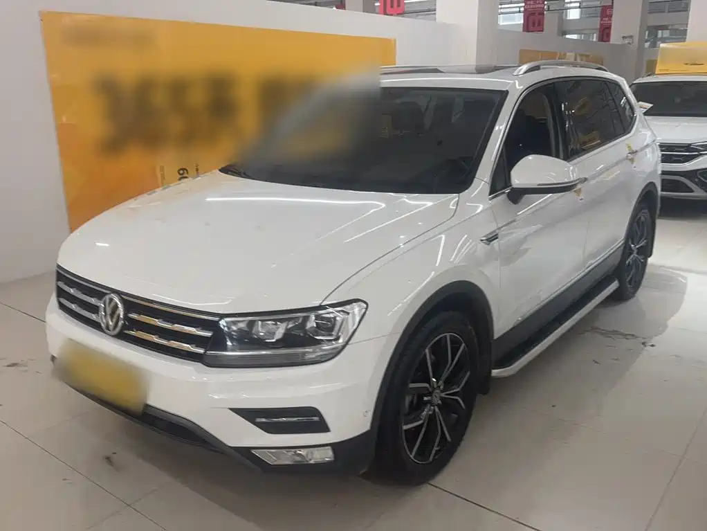 Volkswagen Tiguan L — фото 2