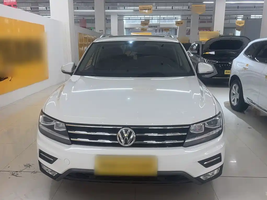 Volkswagen Tiguan L — фото 3