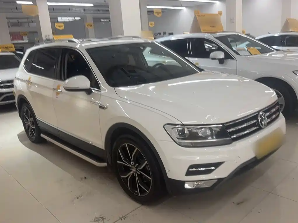 Volkswagen Tiguan L — фото 4