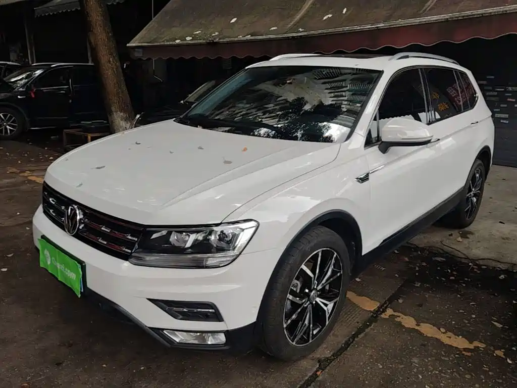 Volkswagen Tiguan L — фото 2