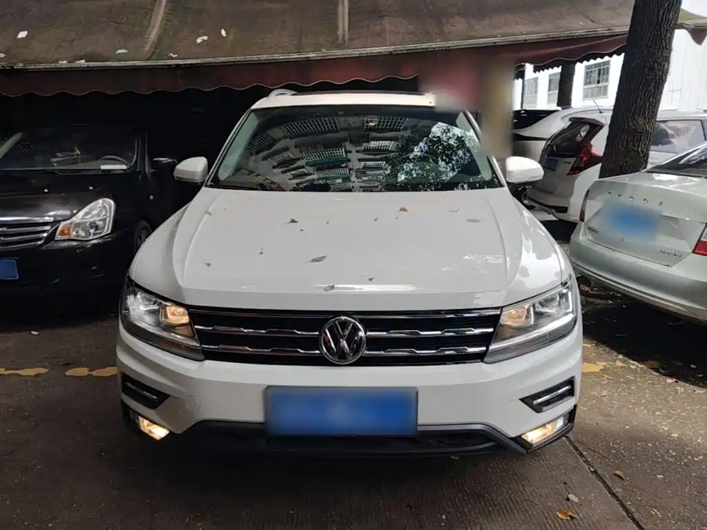 Volkswagen Tiguan L — фото 3