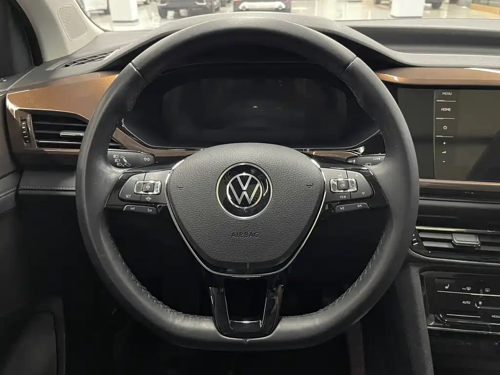 Volkswagen Tharu — фото 14