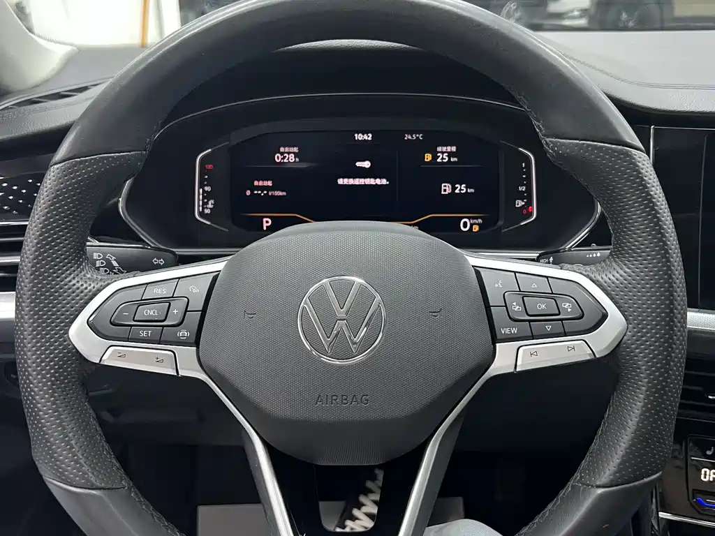 Volkswagen Passat — фото 20