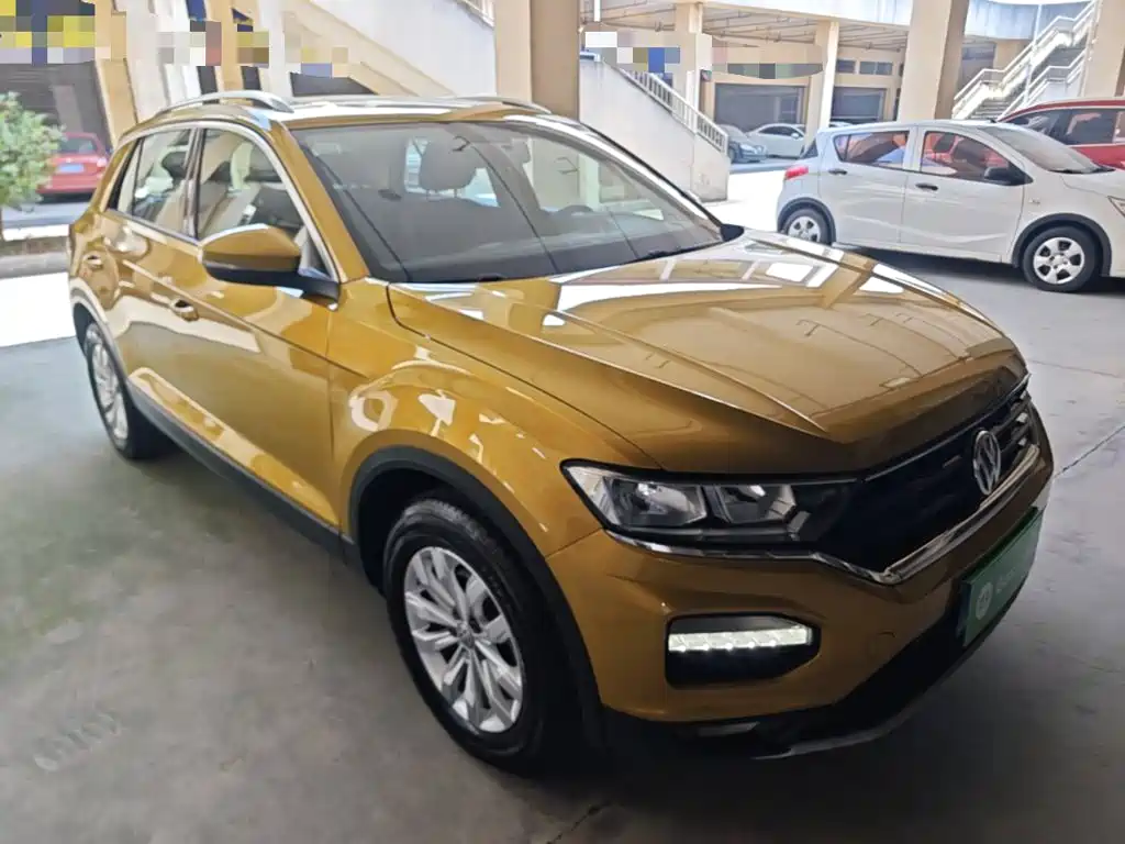 Volkswagen T-Roc — фото 22