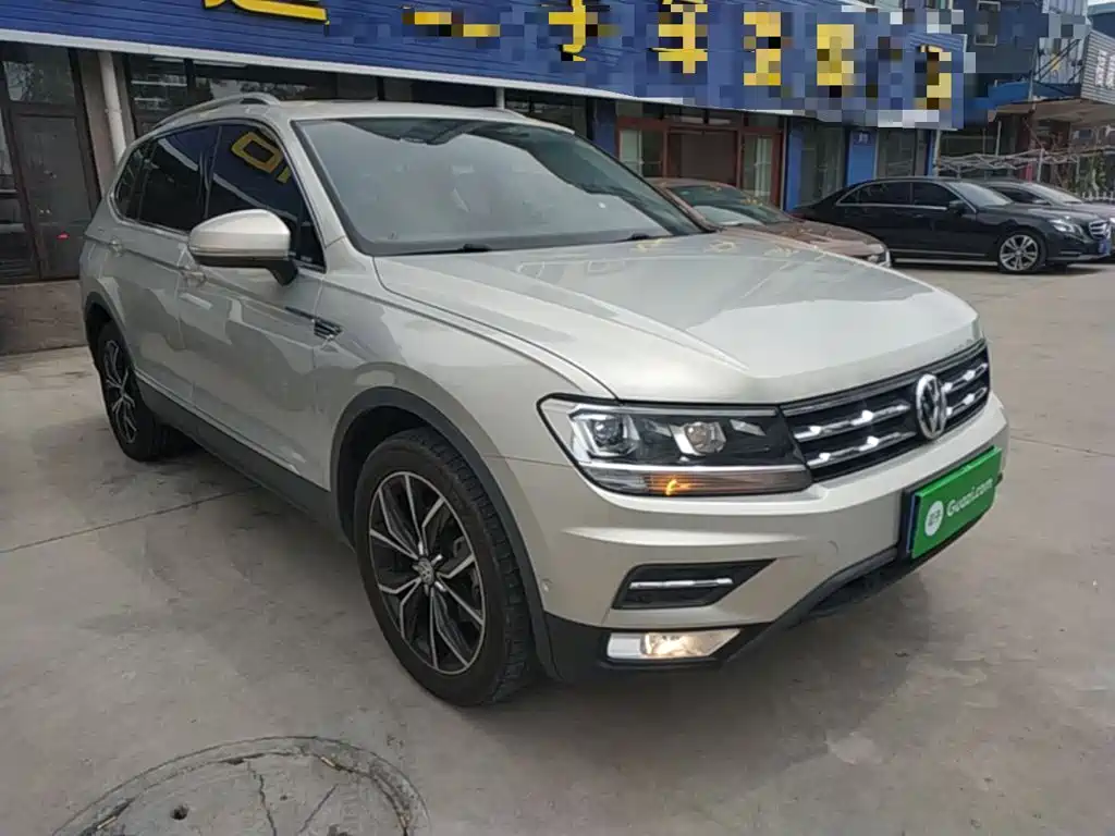 Volkswagen Tiguan L — фото 4