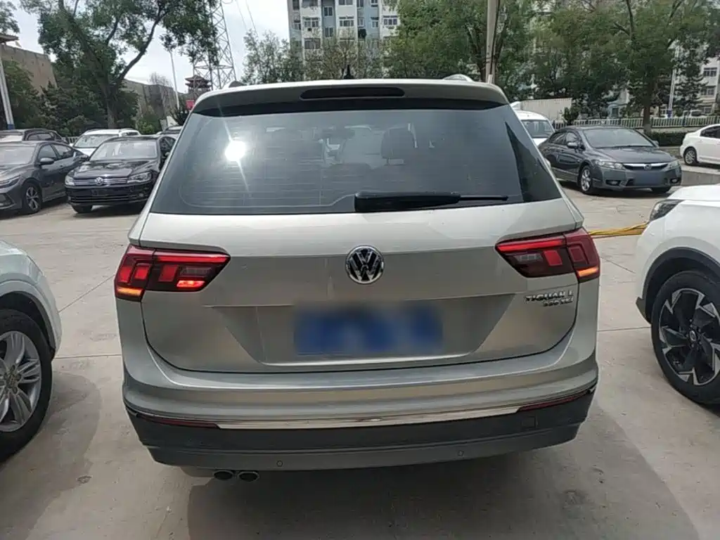 Volkswagen Tiguan L — фото 6