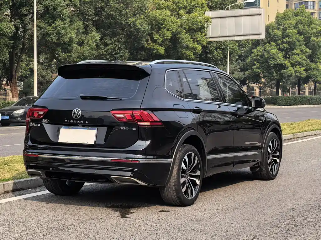 Volkswagen Tiguan L — фото 6