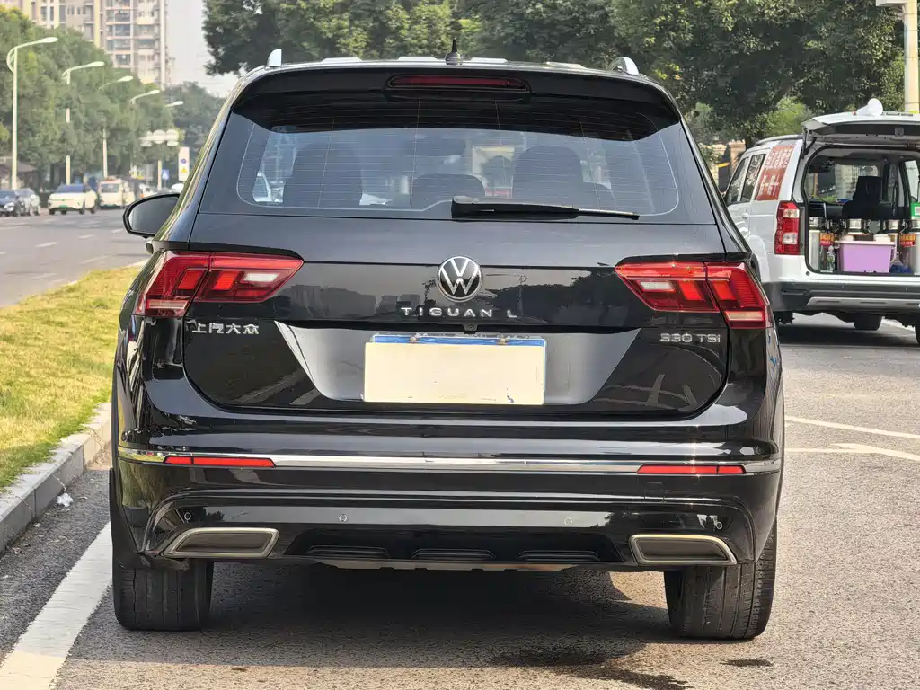 Volkswagen Tiguan L — фото 7