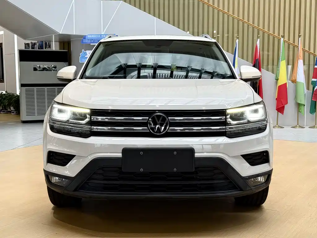 Volkswagen Tharu — фото 2