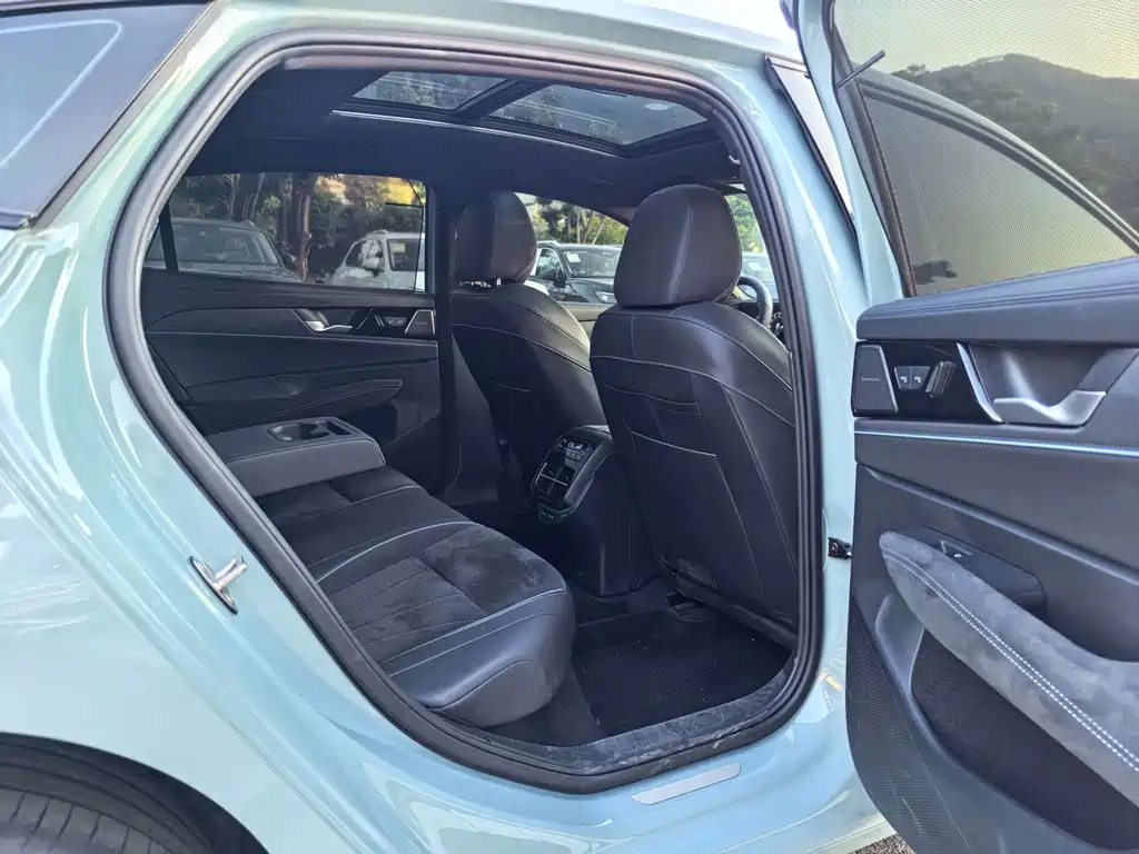 Volkswagen Passat — фото 11