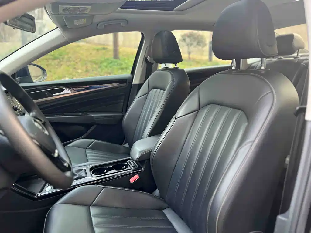 Volkswagen Passat — фото 4