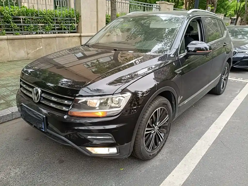 Volkswagen Tiguan L — фото 2