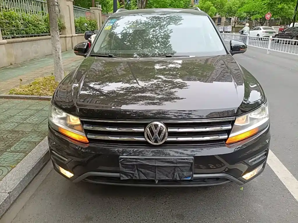 Volkswagen Tiguan L — фото 3