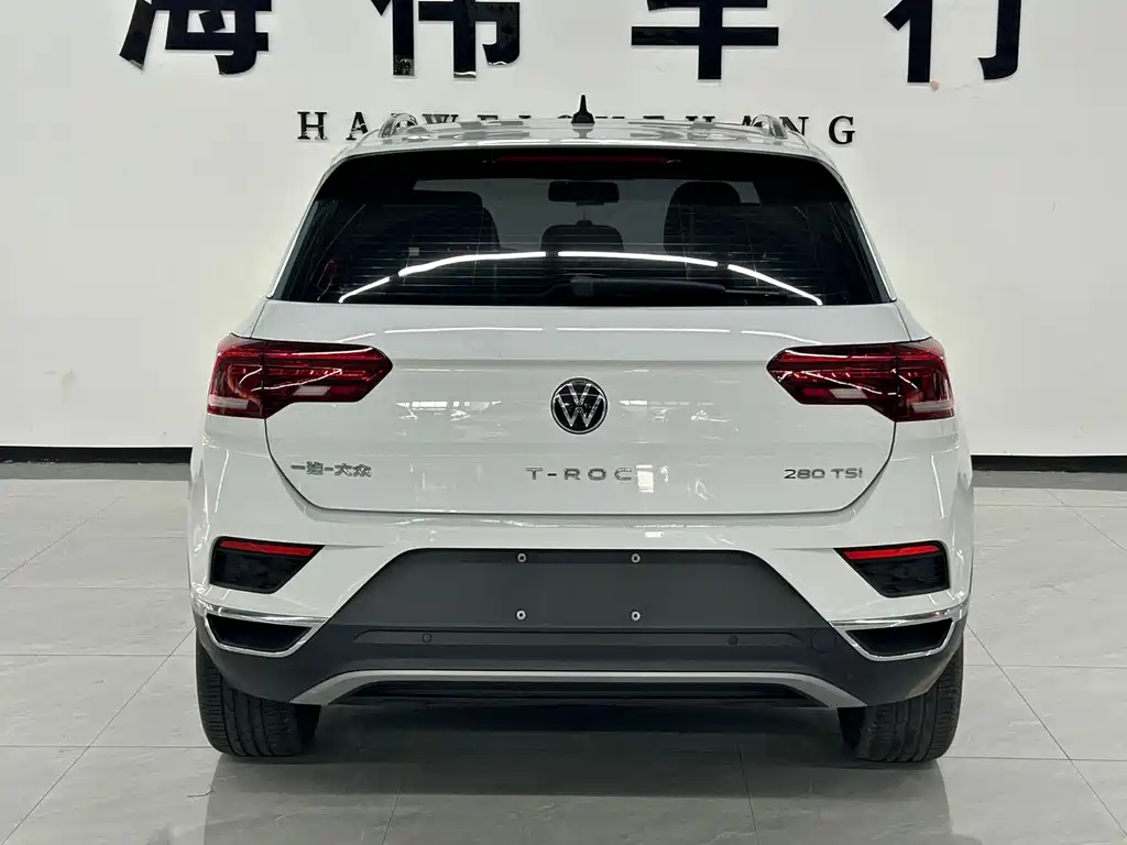 Volkswagen T-Roc — фото 9