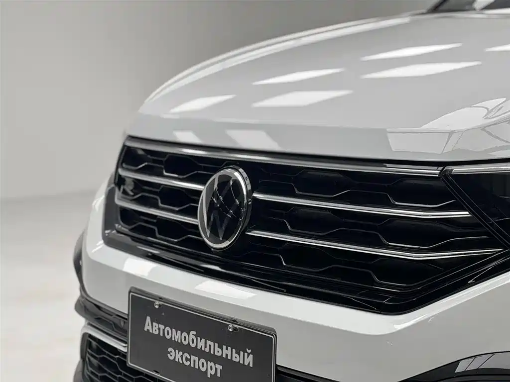 Volkswagen T-Roc — фото 5