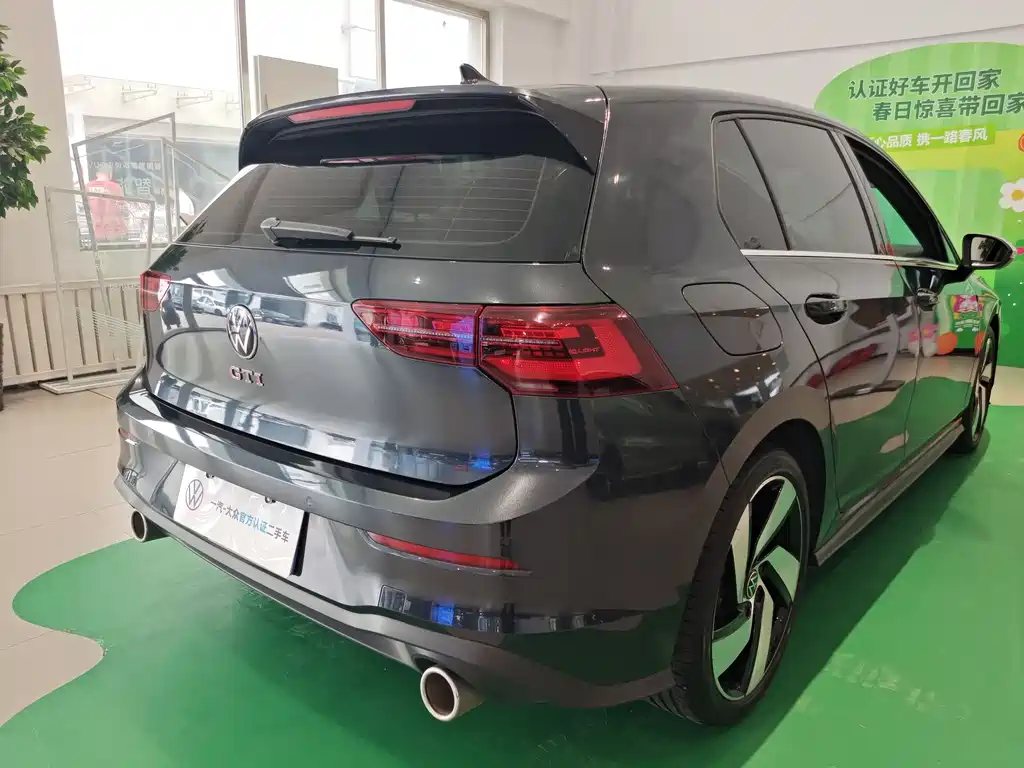 Volkswagen Golf GTI — фото 3
