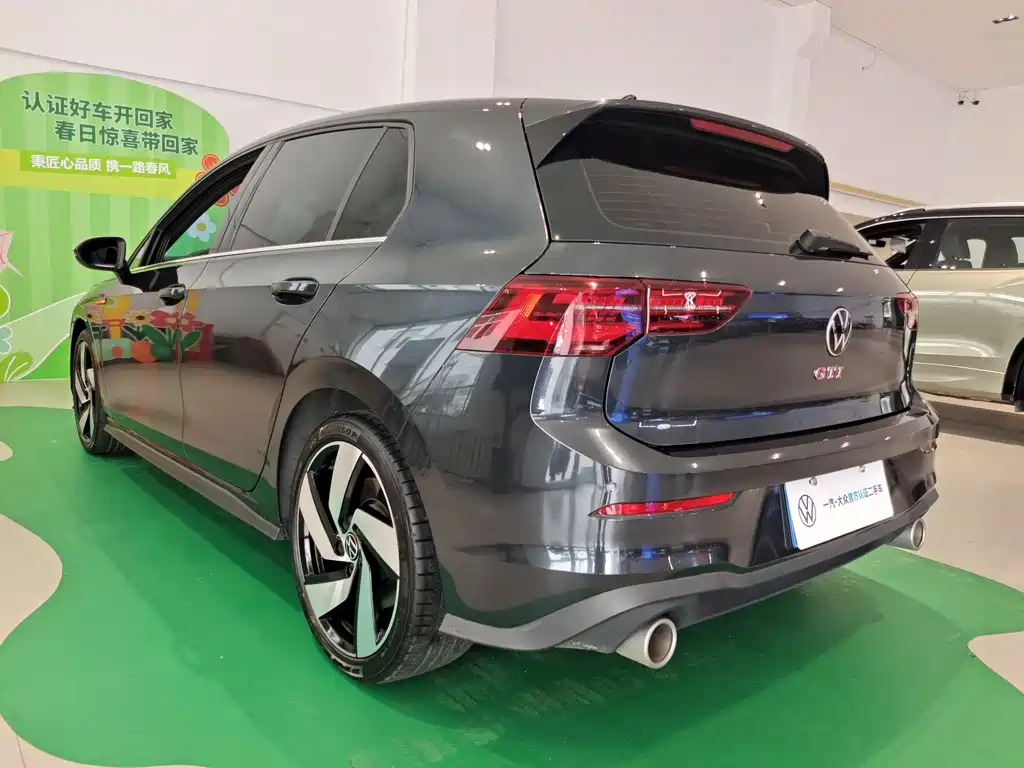 Volkswagen Golf GTI — фото 5