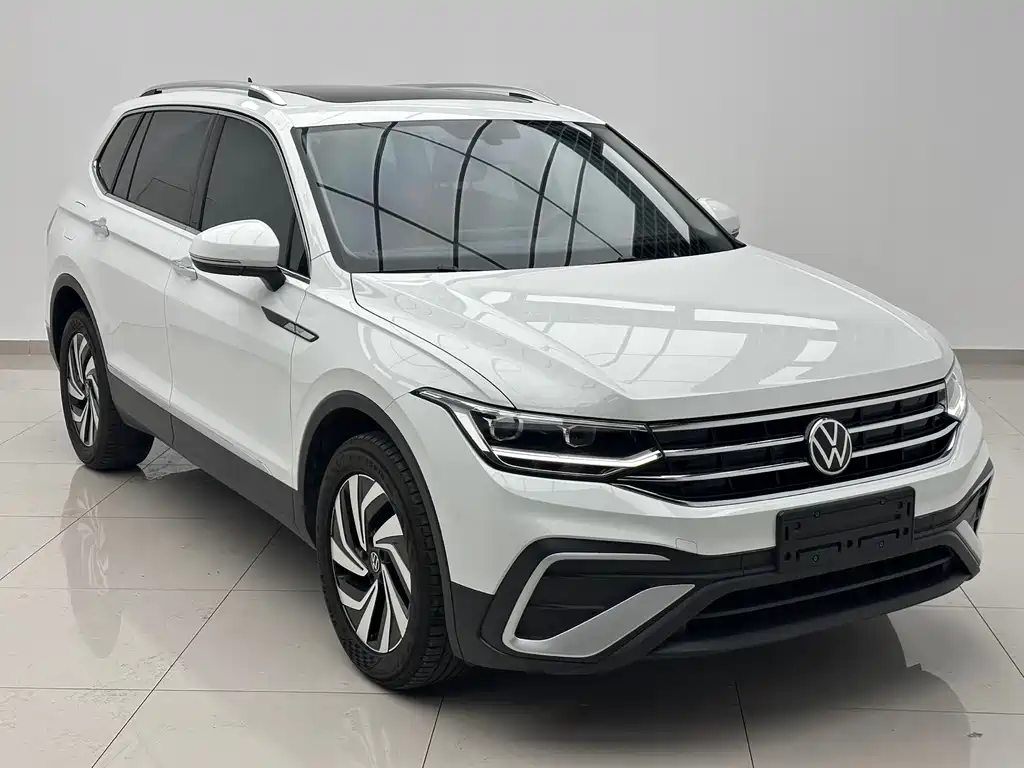 Volkswagen Tiguan L — фото 2