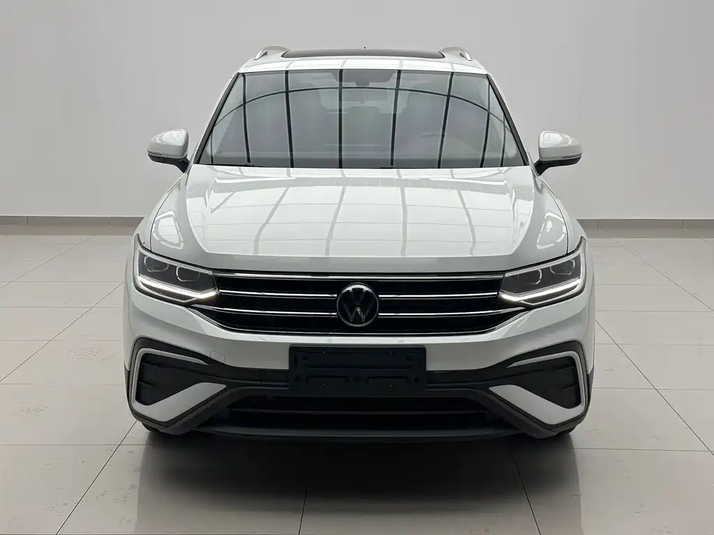 Volkswagen Tiguan L — фото 3