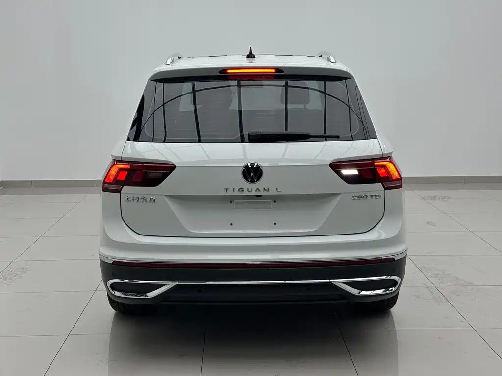 Volkswagen Tiguan L — фото 4