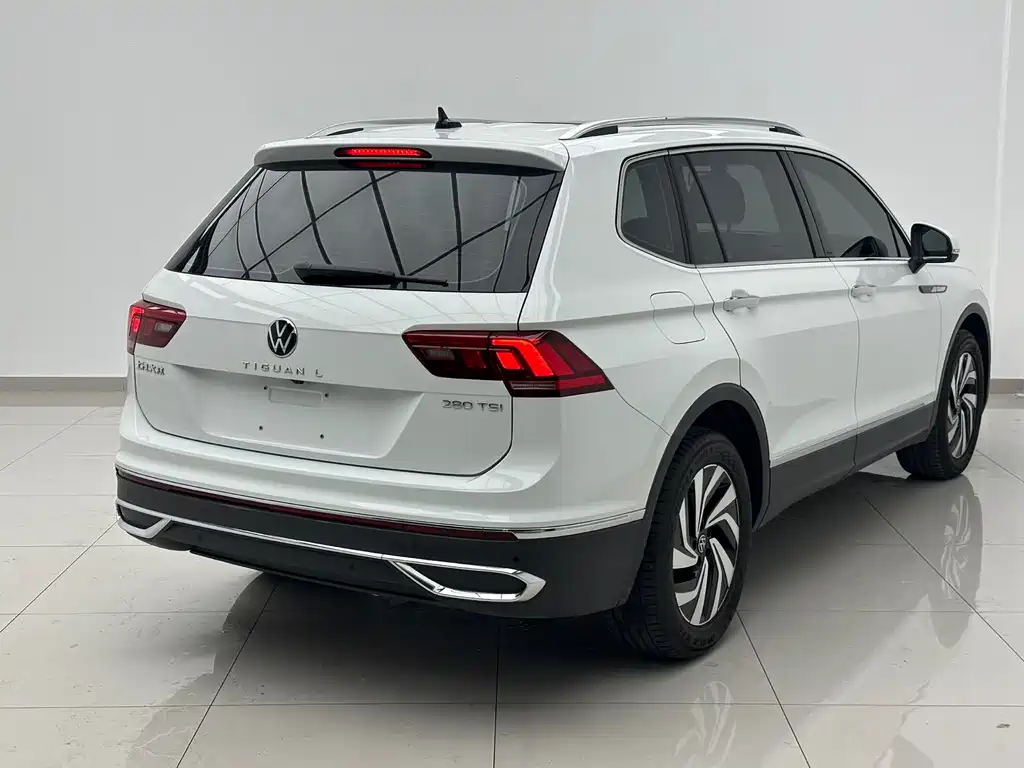 Volkswagen Tiguan L — фото 5