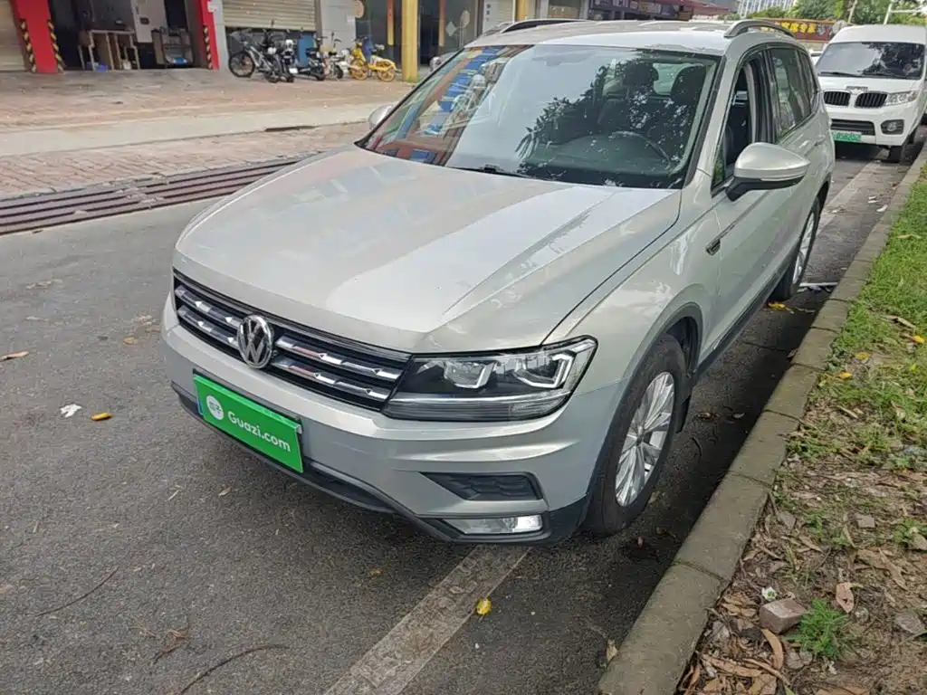 Volkswagen Tiguan L — фото 2