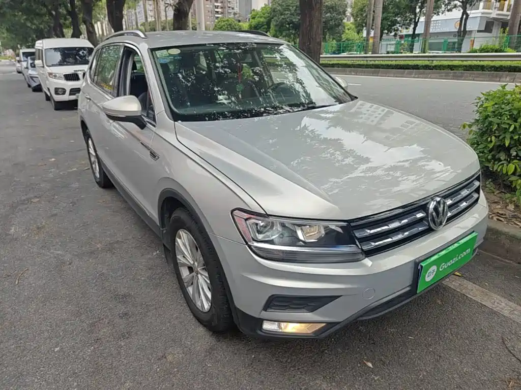Volkswagen Tiguan L — фото 4