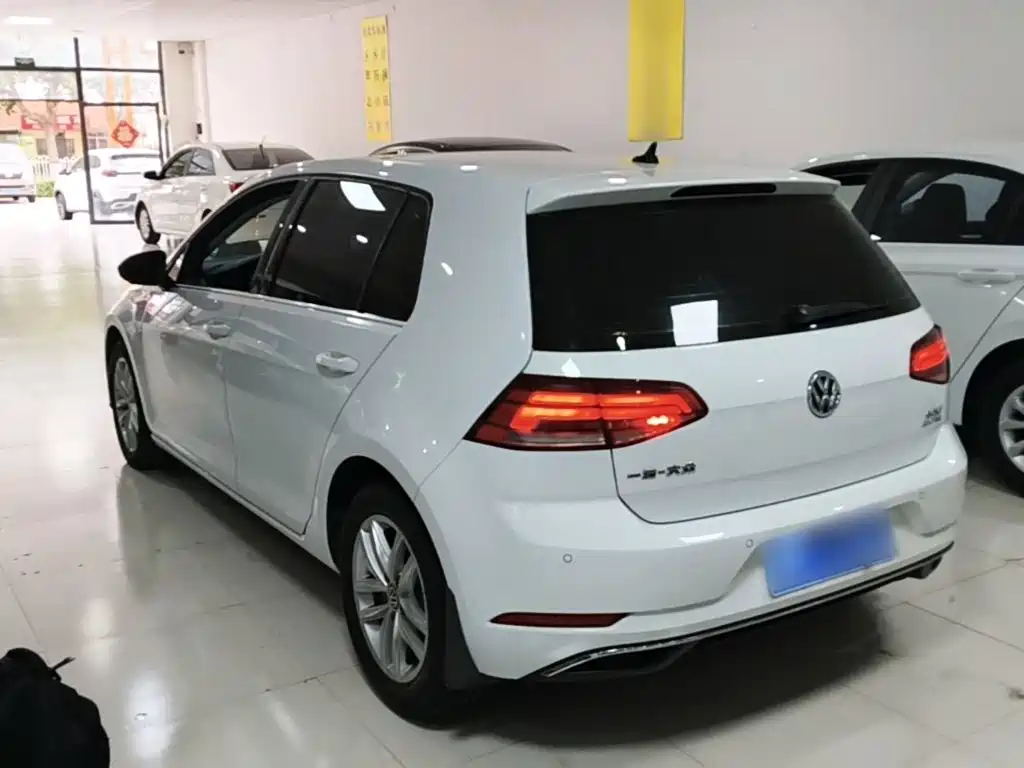 Volkswagen Golf — фото 5