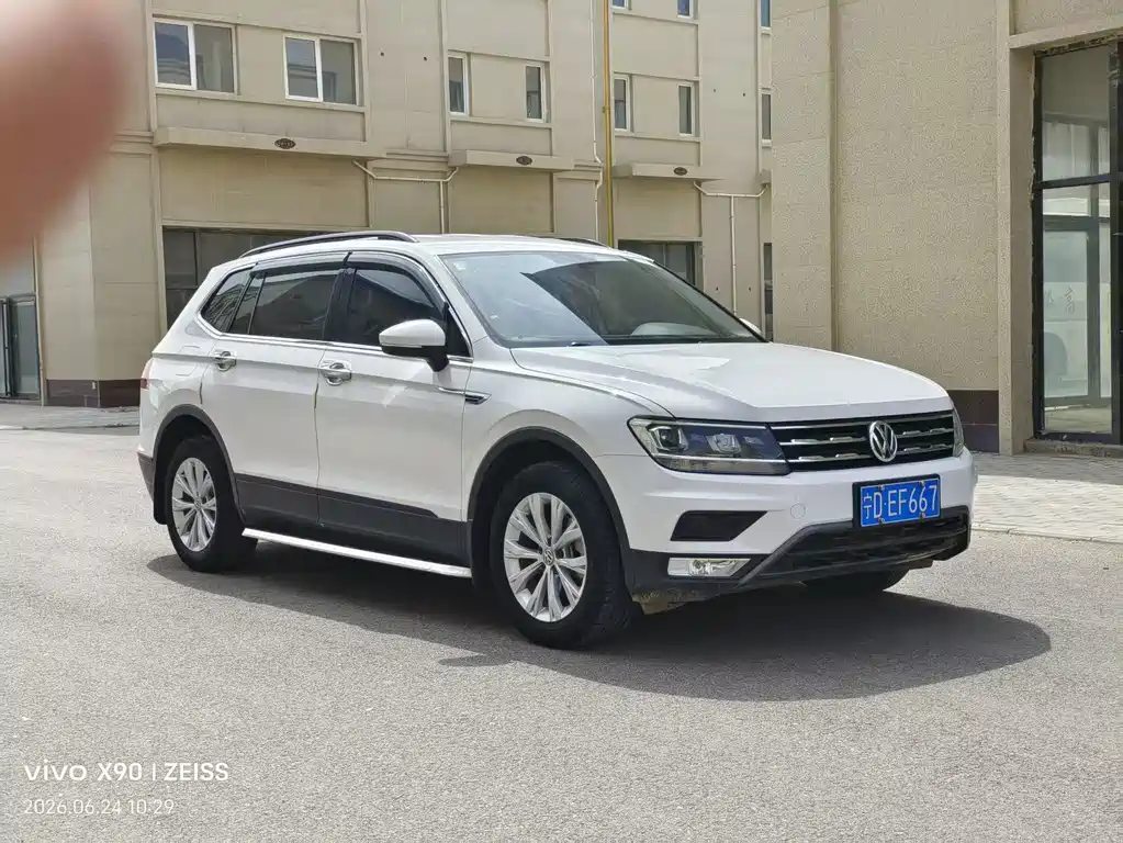 Volkswagen Tiguan L — фото 3