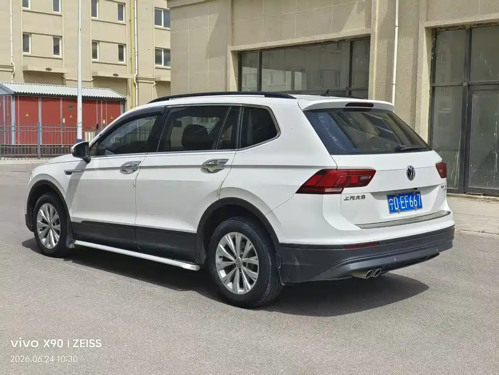 Volkswagen Tiguan L — фото 7