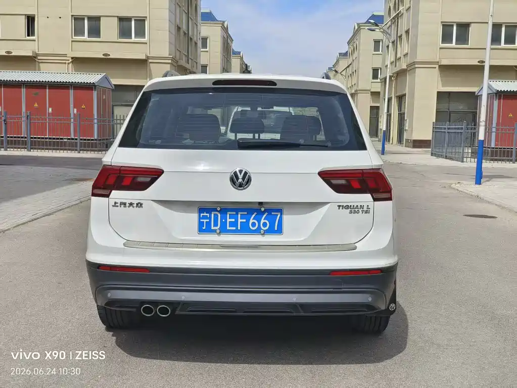 Volkswagen Tiguan L — фото 8