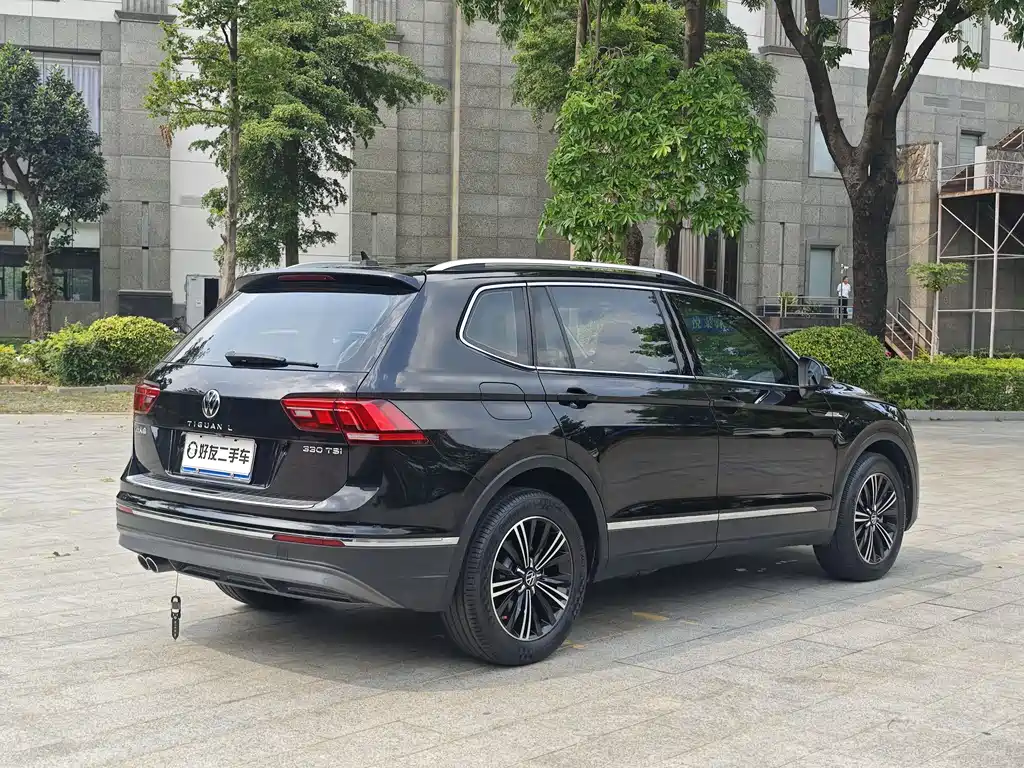 Volkswagen Tiguan L — фото 5